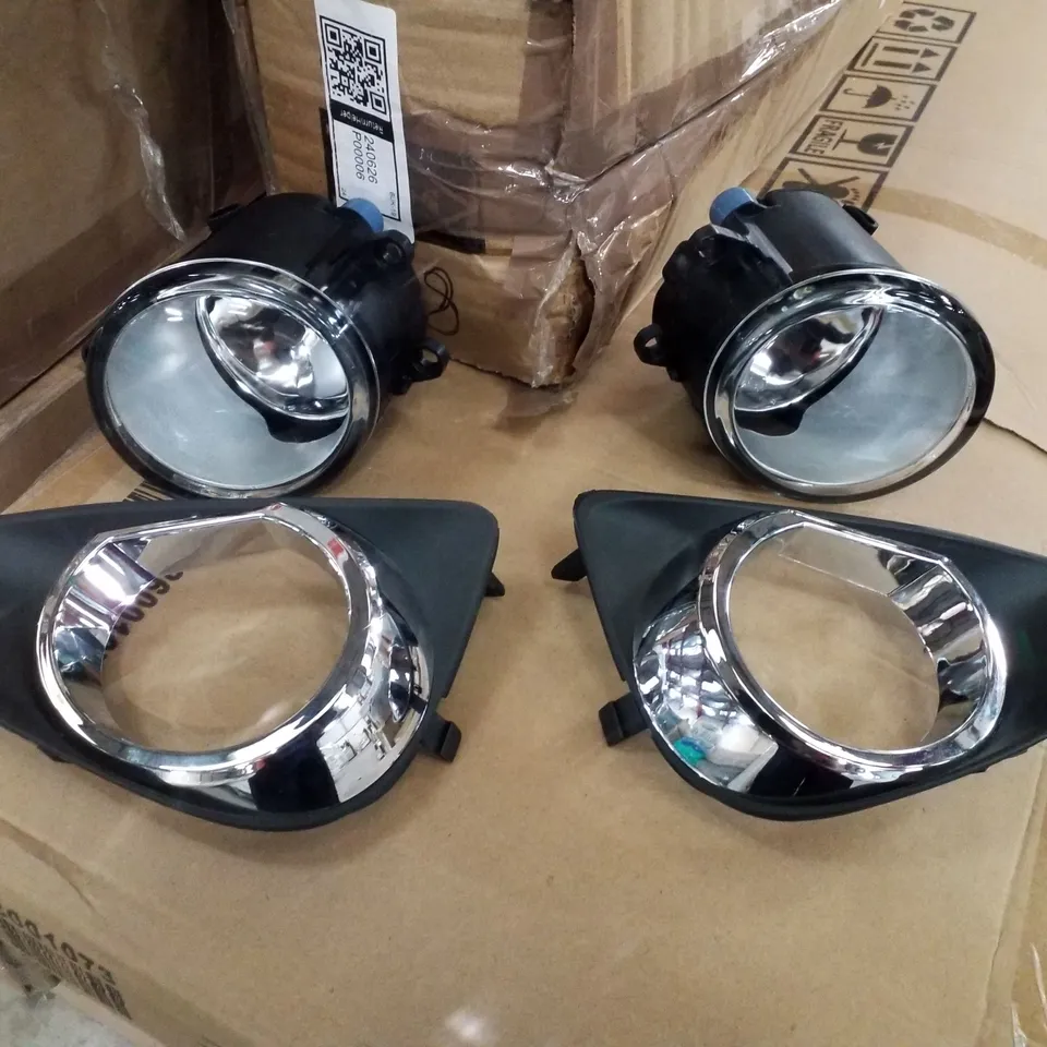 BOXED FRONT FOG LIGHT/LAMP 1 PAIR FRONT BUMPER FOG LIGHTS SWITCH LEFT RIGHT BLACK ASSEMBLY FOR YARIS HATCHBACK