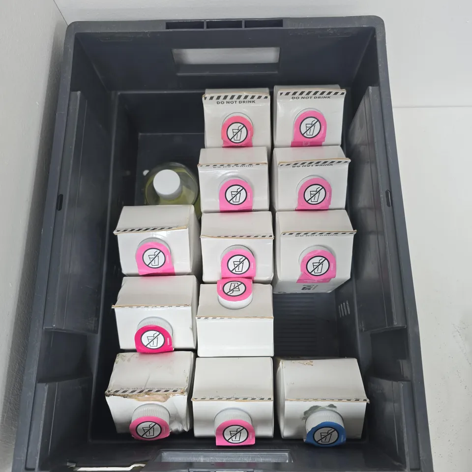 TOTE OF ASSORTED CLEANING PRODUCTS TO INLUCDE; AIREL 3 IN 1 PODS, WASHING UP LIQUID, LEMION DIFFUSER. 