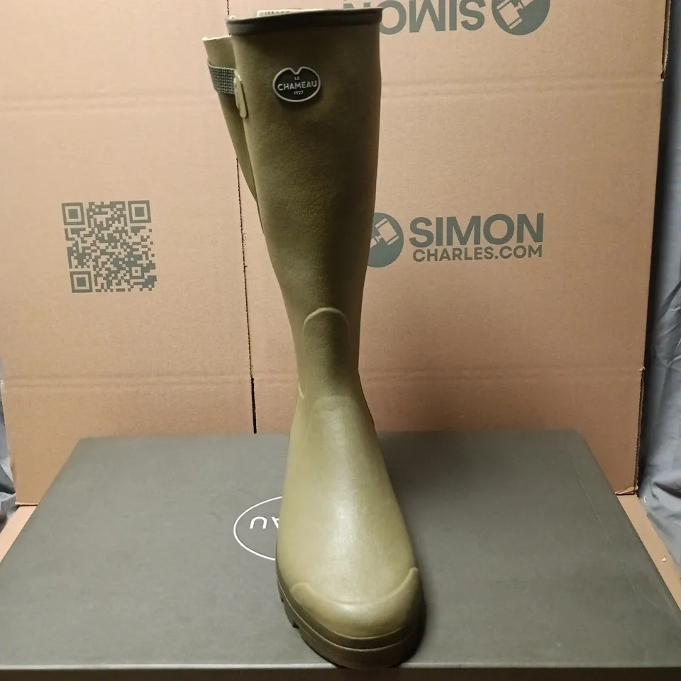 LE CHAMEAU 1927 GREEN WELLINGTON BOOTS, TARTAN LINED. BOXED SIZE 47 (UK 12)