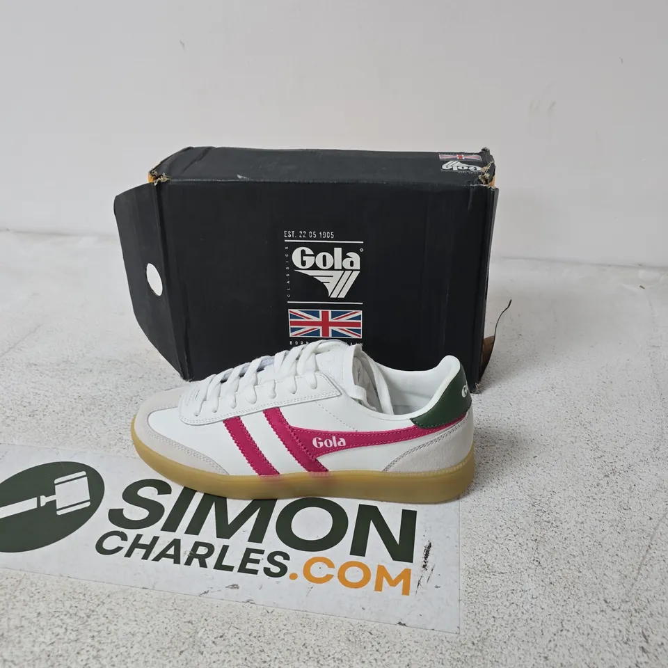 GOLA VIPER LEATHER TRAINERS – WHITE WITH PINK STRIPE, GUM SOLE – UK 7 