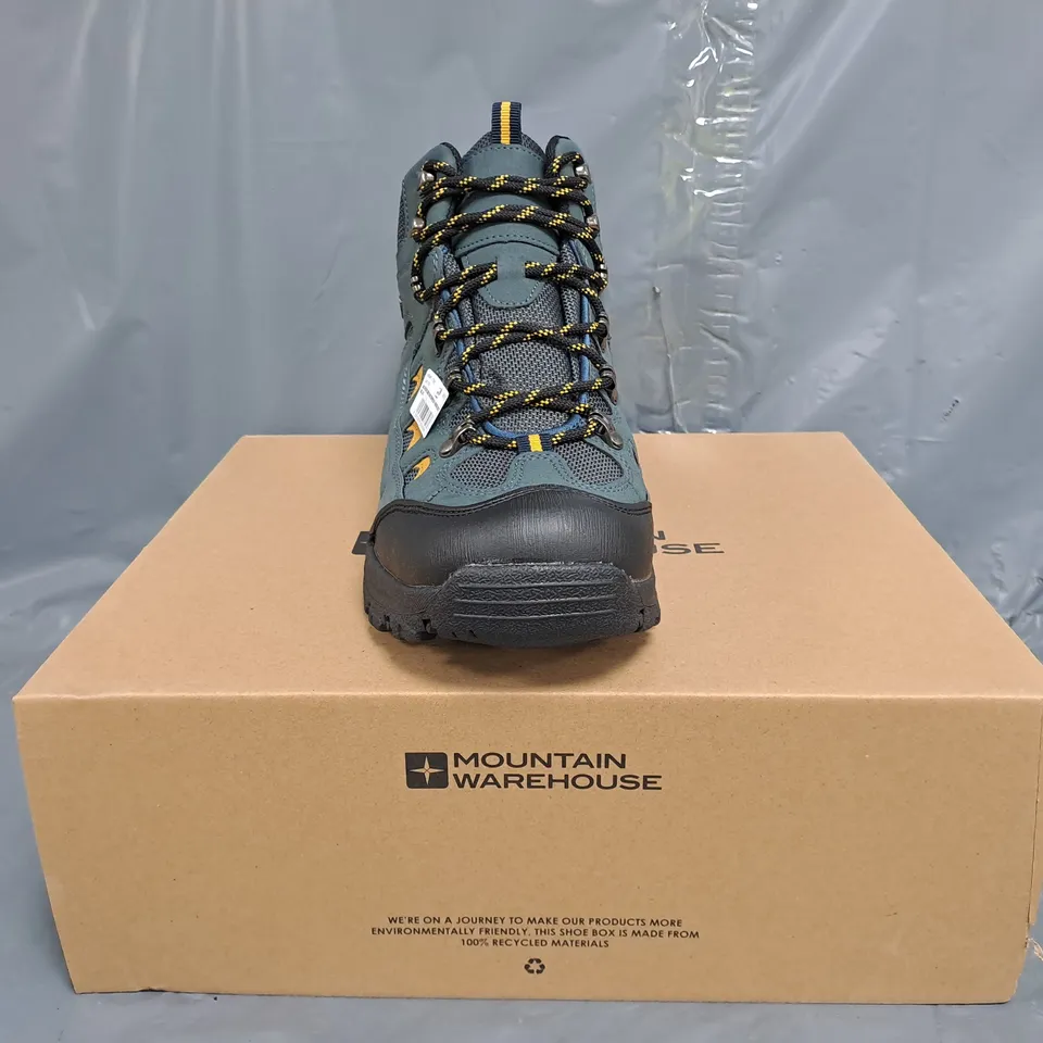 BOXED PAIR OF MOUNTAIN WAREHOUSE ADVENTURER WATERPROOF HIKING BOOTS IN BLUE/TAN SIZE UK 10