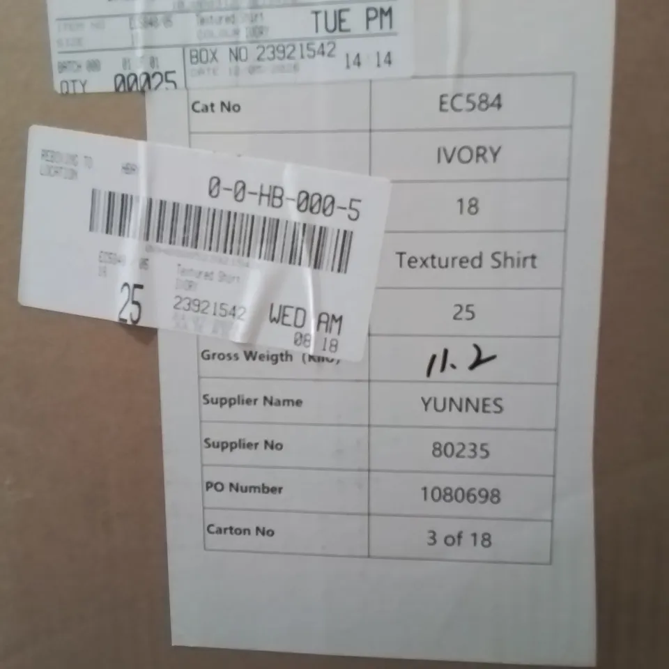BOXED BRAND NEW APPROXIMATELY 25 JD WILLIAMS IVORY TEXTURED SHIRT SIZE 18