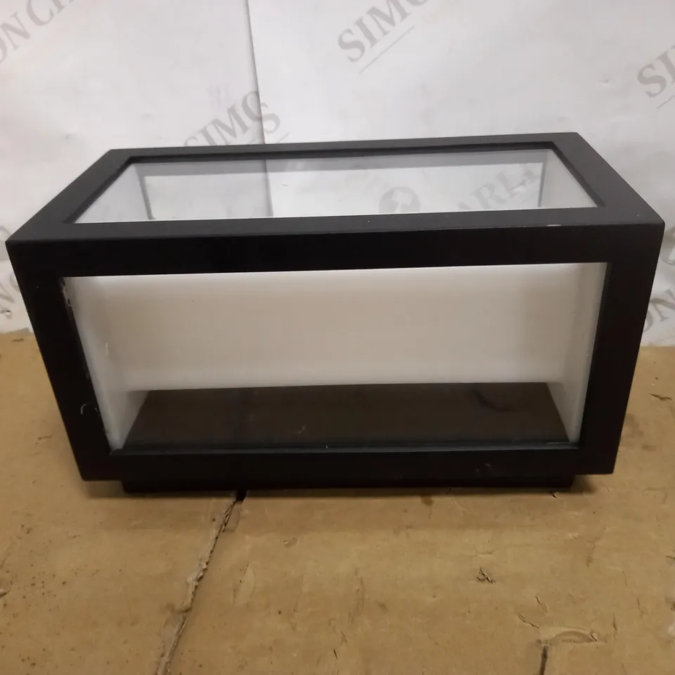 OUTDOOR GLASS WALL LIGHT