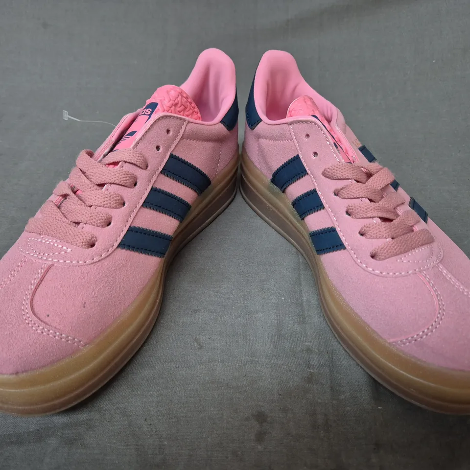 BOXED PAIR OF ADIDAS GAZELLE BOLD WOMEN'S SHOES IN PINK/NAVY UK SIZE 3.5