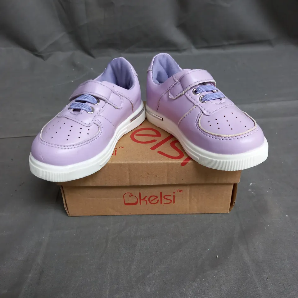 BOX OF 10 PAIRS OF KELSI KIDS SHOE IN PURPLE - VARIOUS SIZES