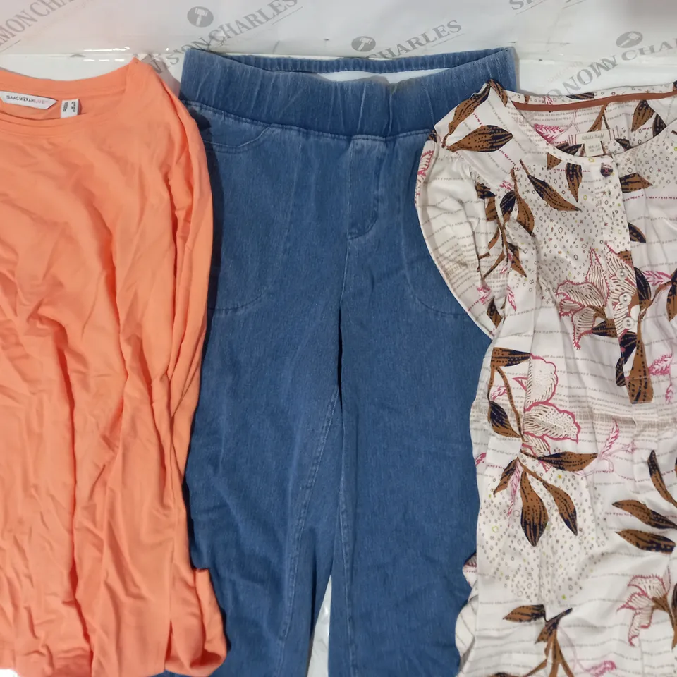 BOX OF APPROXIMATELY 10 ASSORTED CLOTHING ITEMS IN VARIOUS STYLES AND SIZES TO INCLUDE D & CO, WHITE STUFF, ISAACMIZRAHLIVE, ETC