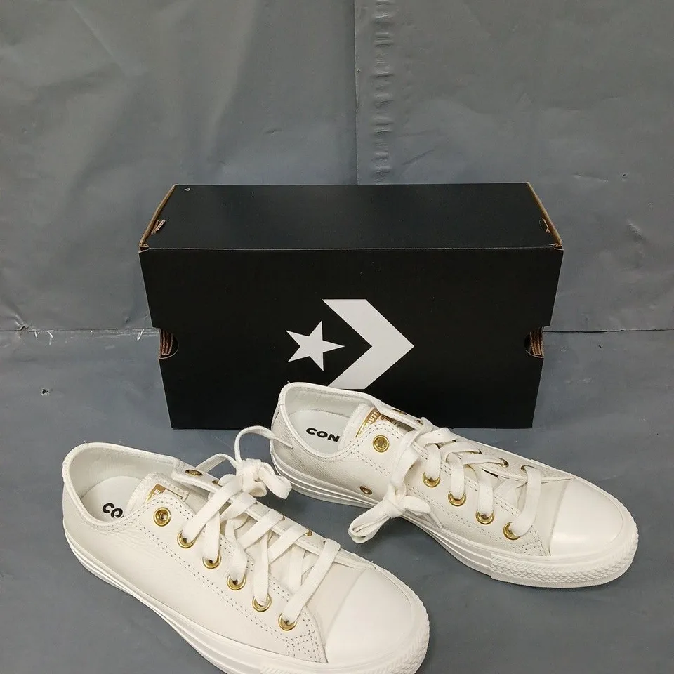 BOXED PAIR OF CONVERSE LOW OX UK 5.5