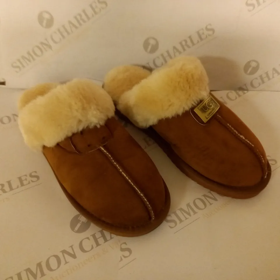 UGG SCUFFETTE SLIPPERS - BEIGE SIZE EU40