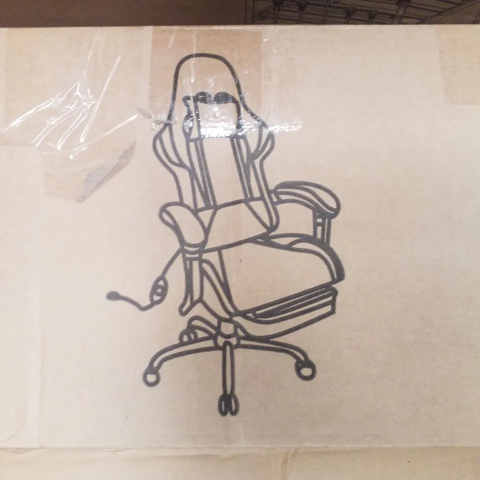 BOXED ESPORTS CHAIR - BLACK/WHITE