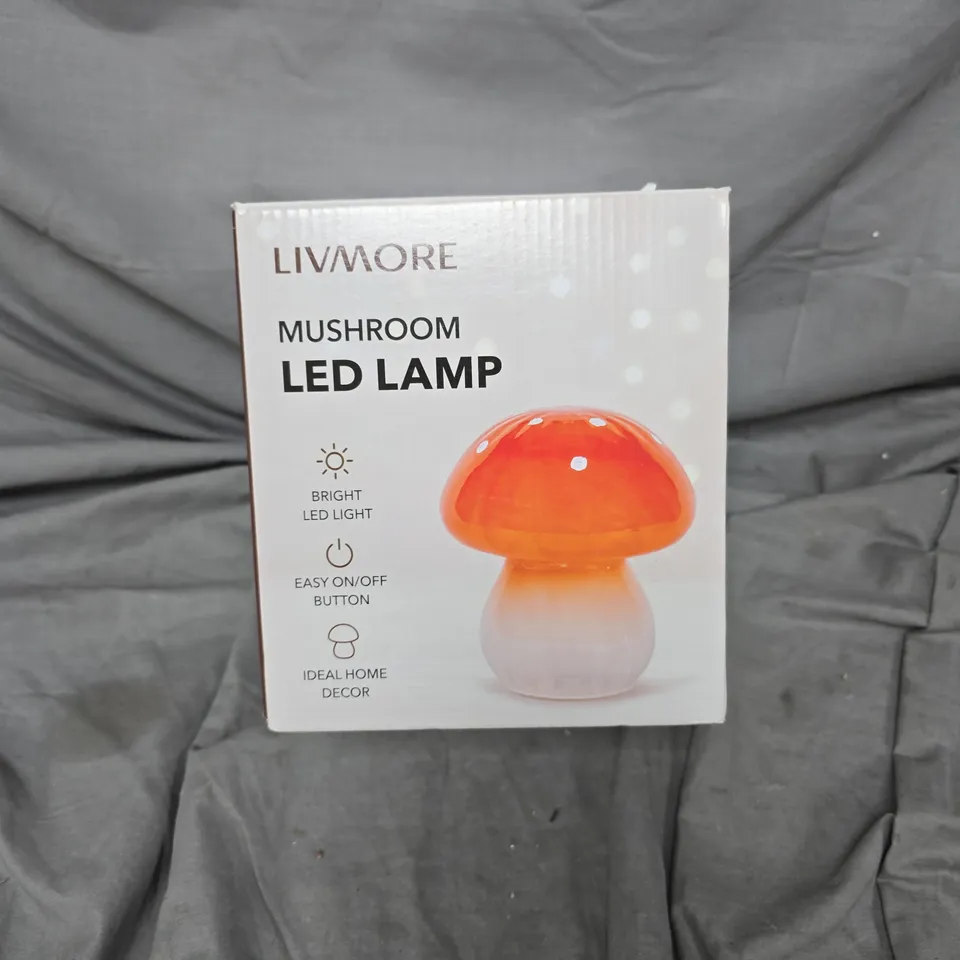 LIVMORE MUSHROOM LED LAMP