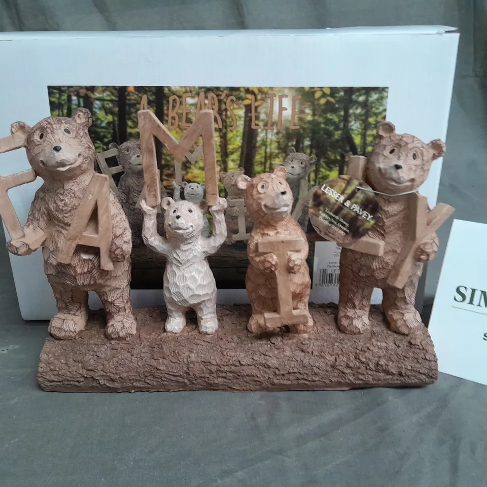 BOXED BRAND NEW THE LEONARDO COLLECTION FAMILY BEARS LIFE ORNAMENT
