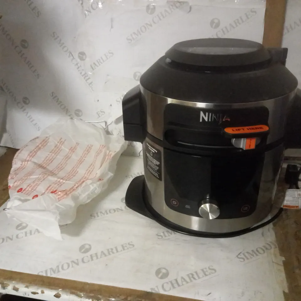 NINJA FOODI SMARTLID 7.5L MULTI COOKER & AIR FRYER