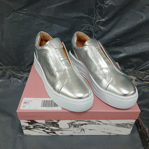 BOXED PAIR OF MODA IN PELLE AUBINE LEATHER WEDGE TRAINER -  UK SIZE 40