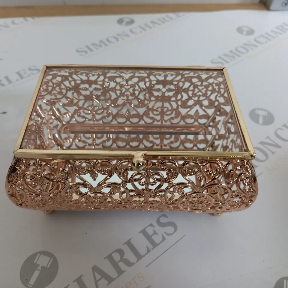 DECORATIVE BOX WITH GLASS LID