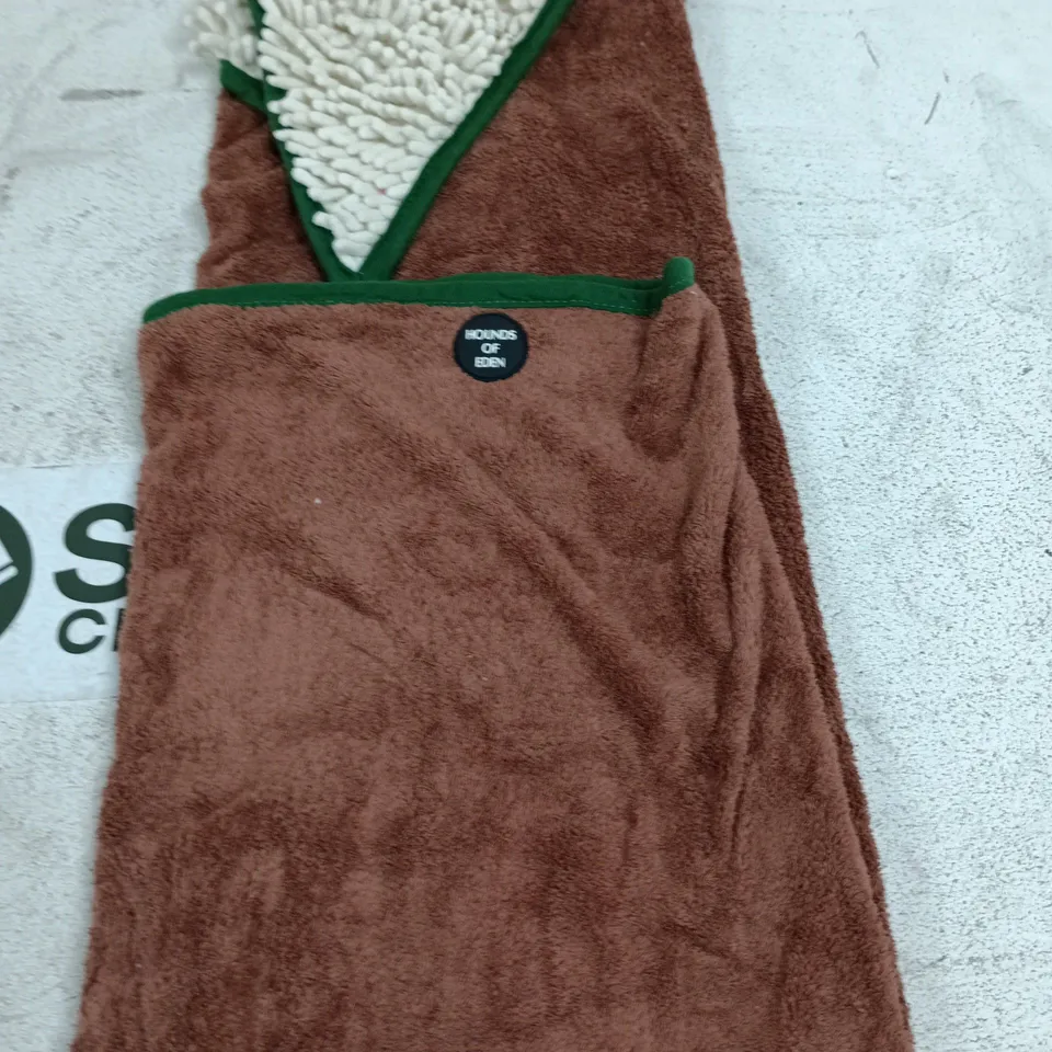 HOUNDS OF EDEN DOG BATHROBE - BROWN TERRY WITH GREEN TRIM