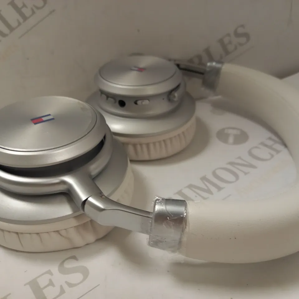 TOMMY HILFIGER ON EAR NOISE CANCELLING WIRELESS HEADPHONES RRP £90