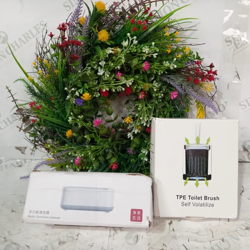BOX OF APPROXIMATELY 15 ASSORTED HOUSEHOLD ITEMS TO INCLUDE DECORATIVE FLORAL WREATH, TPE TOILET BRUSH SELF VOLATILIZE, MULTI-FUNCTION CLEANER, ETC