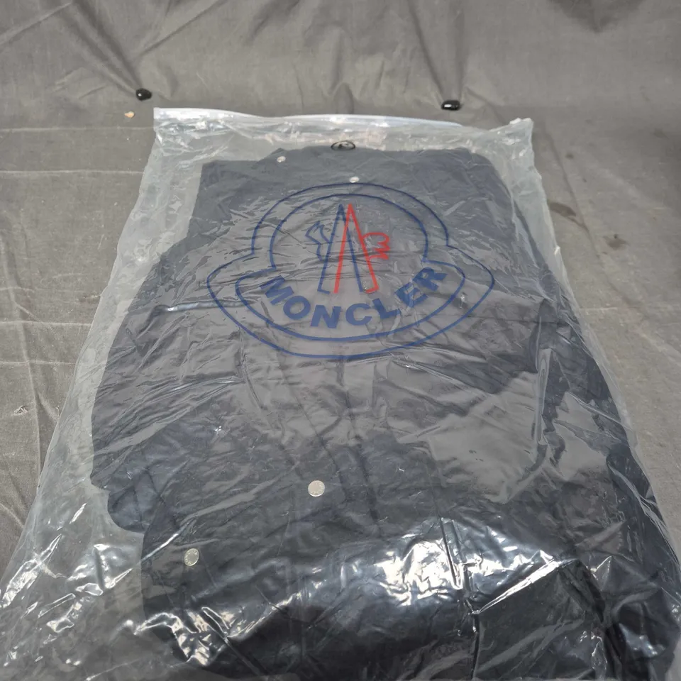 MONCLER BLACK PADDED COAT SIZE UNSPECIFIED 