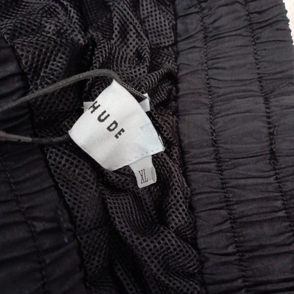 RHUDE BLACK SHORTS WITH ELASTIC WAIST AND DRAWSTRING – XL