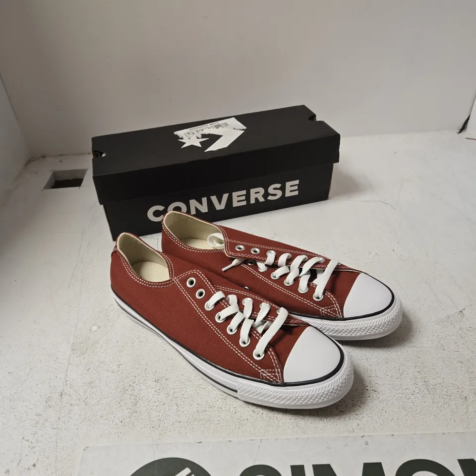 CONVERSE CHUCK TAYLOR ALL STAR LOW-TOP SNEAKERS – RED (ROTTEN APPLE), UK 8.5 (US 9.5 / EU 43)