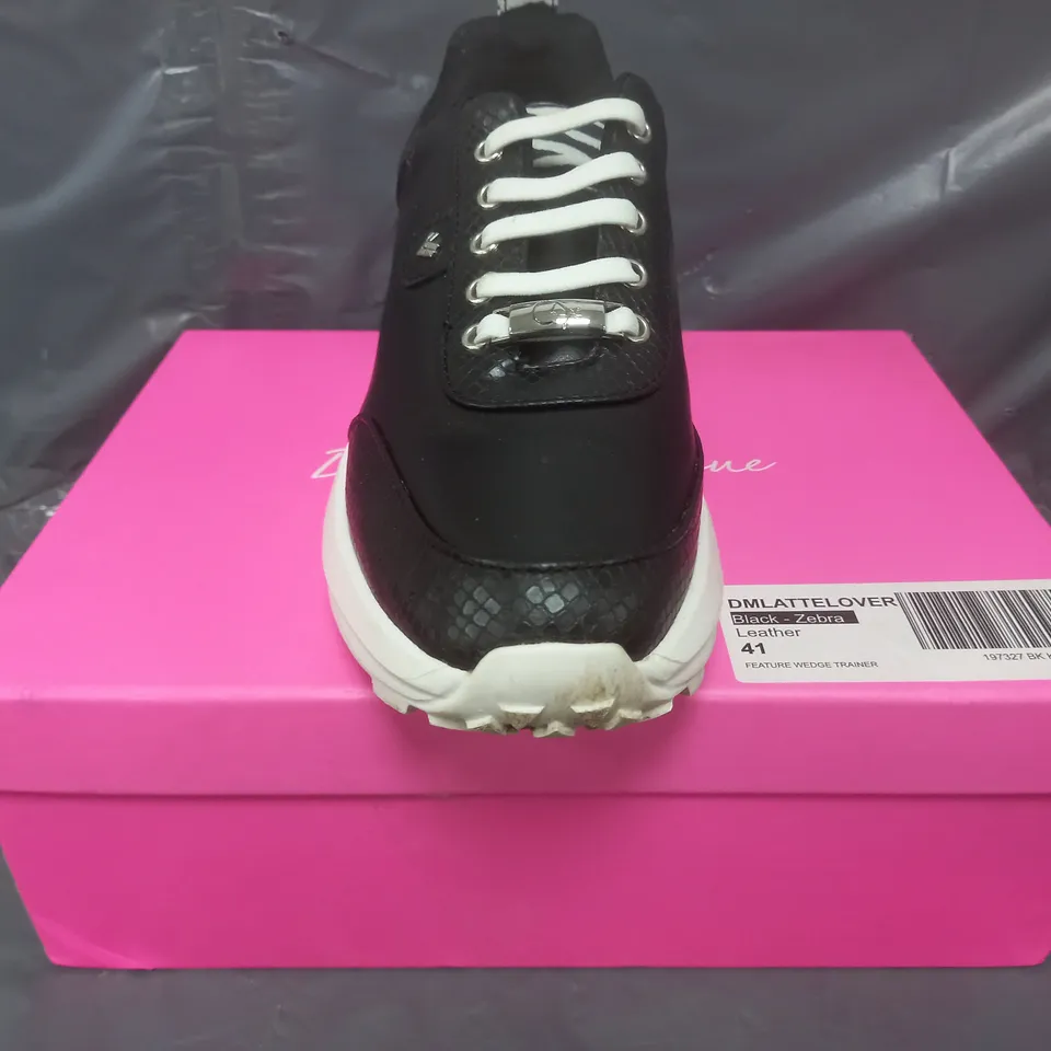 BOXED PAIR OF DANNII MINOGUE FEATURE WEDGE TRAINERS IN BLACK SIZE 8