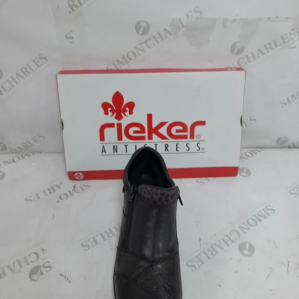 BOXED RIEKER LEATHER DOUBLE ZIP WATER RESISTANT BOOT IN BLACK - SIZE 39