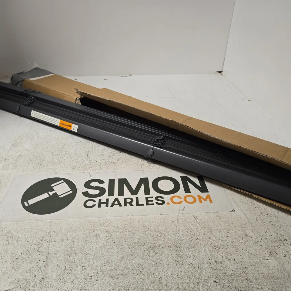 RETRACTABLE ROLLER BLINDS IN GREY - SIZE UNSPECIFIED