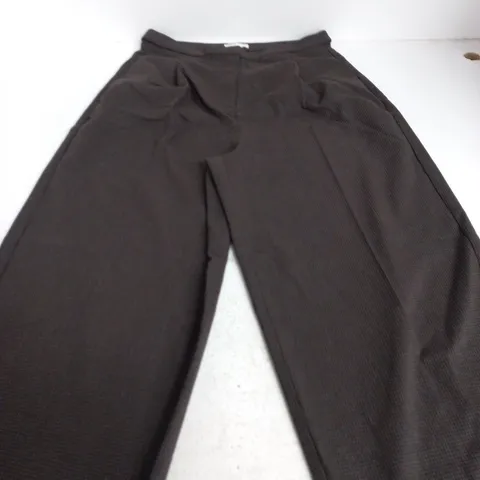 H&M WOMEN'S TROUSERS – (EU 38) / BLACK TEXTURED FABRIC