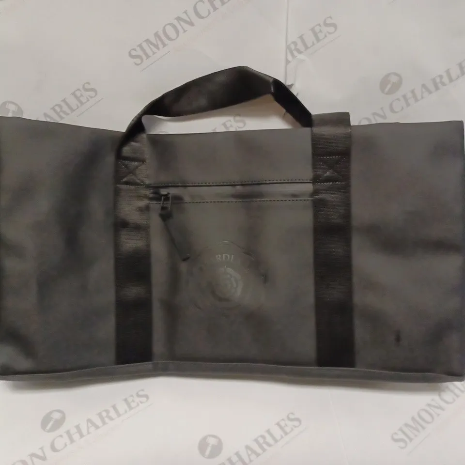 SHARDLAKE ZIP UP TRAVEL BAG 