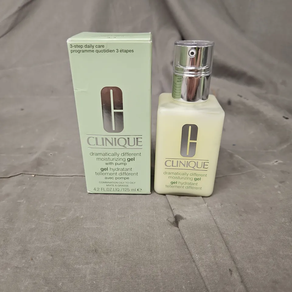 BOXED CLINIQUE DRAMATICALLY DIFFERENT MOISURISING GEL WITH PUMP COMBINATION OILY TO OILY SKIN TYPE 125ML