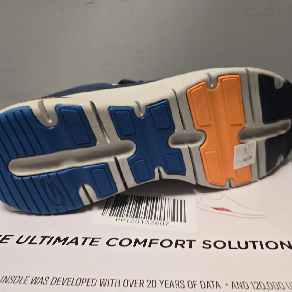 BOXED SKECHERS ARCHFIT INFINITY COOL - UK 11
