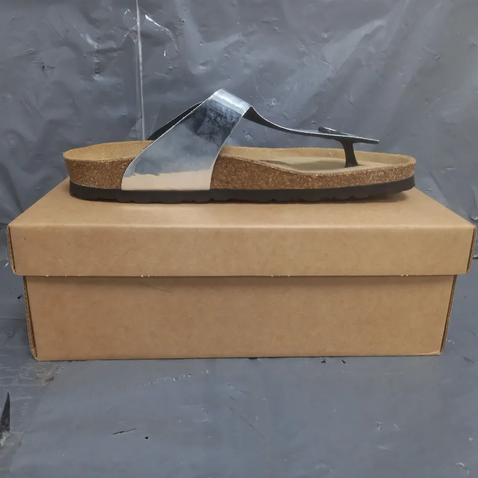 BONOVA THONG SANDALS SILVER SIZE 7