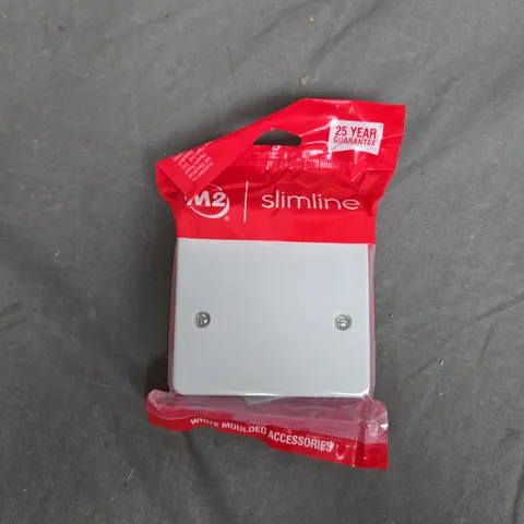 BOX OF APPOXIMATELY 10 M2 SLIMLINE 45A COOKER CONNECTION UNIT 1010-210