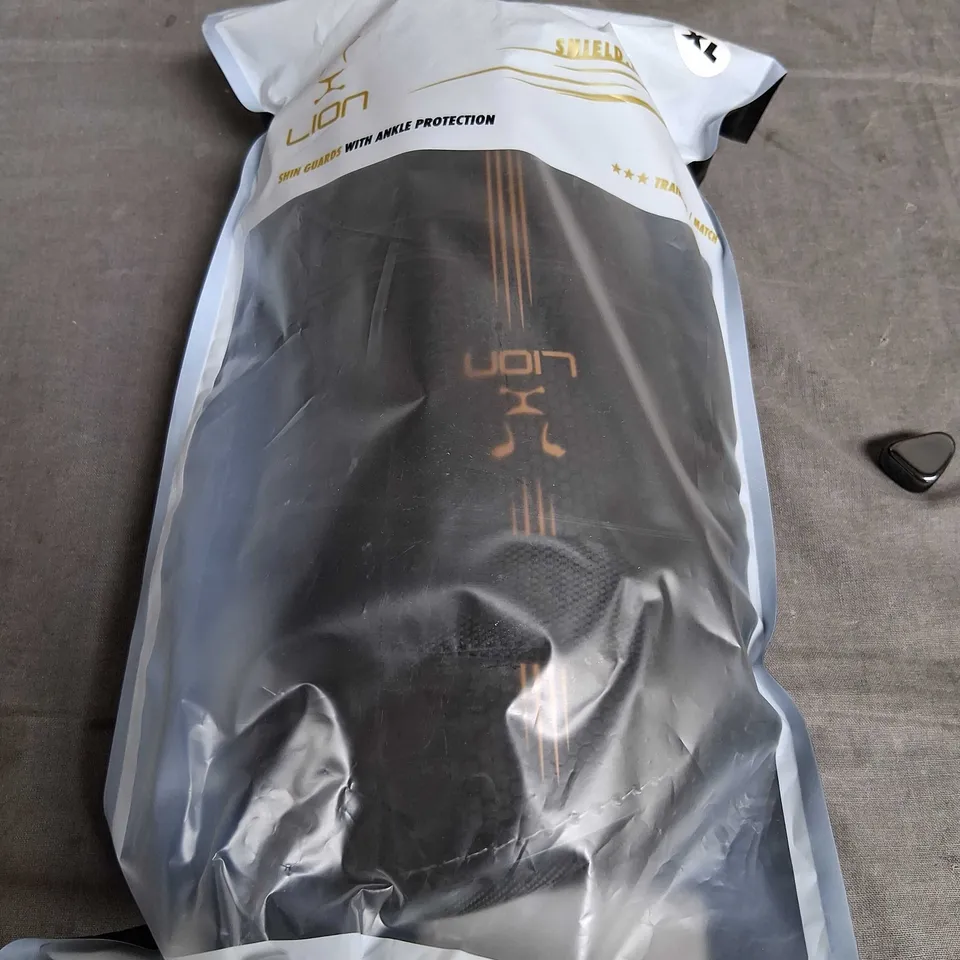 BAGGED LION SHIN GUARDS WITH ANKLE PROTECTION XL