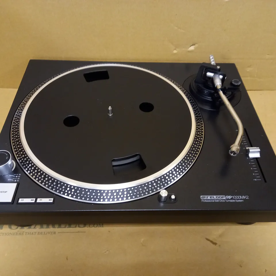 RELOOP RP-1000 MK2 BELT-DRIVE DJ TURNTABLE WITH +-10% ADJUSTABLE PITCH RANGE INCLUDING HEADSHELL AND PRE-FITTED RELOOP OM