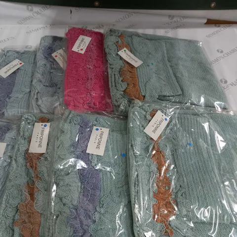 LOT OF 8 ASSORTED KNITWEAR CLOTHING ITEMS - VARIOUS SIZES
