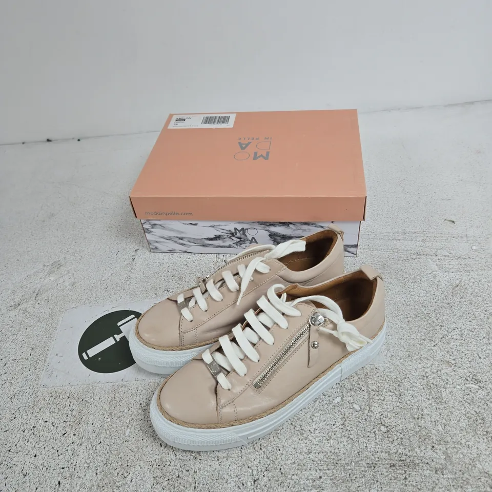 MODA IN PELLE CREAM LEATHER SNEAKERS – WOMEN'S, UK 6 (EU 39)