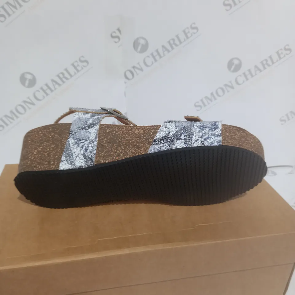 BONOVA HIGH HEEL PLATFORM SANDAL - SIZE 7