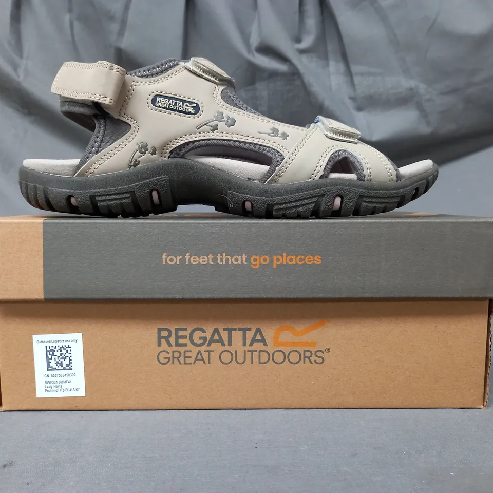 BOXED PAIR OF REGATTA LADY HARIS OPEN TOE SANDALS IN GREIGE UK SIZE 7