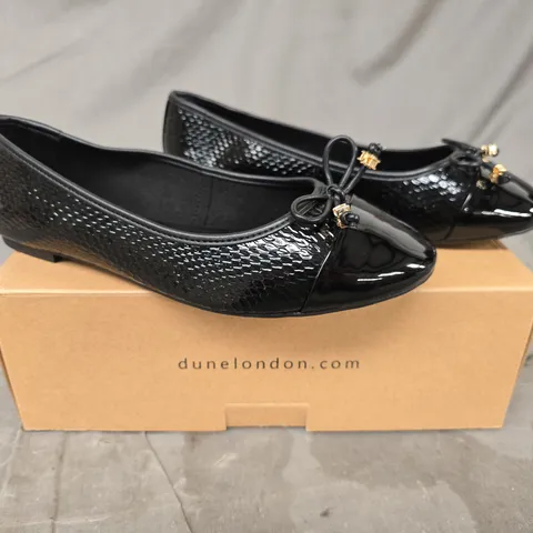 BOXED PAIR OF DUNE SYNTHETIC CHARM TRIM BALLET SHOES IN BLACK SIZE 7