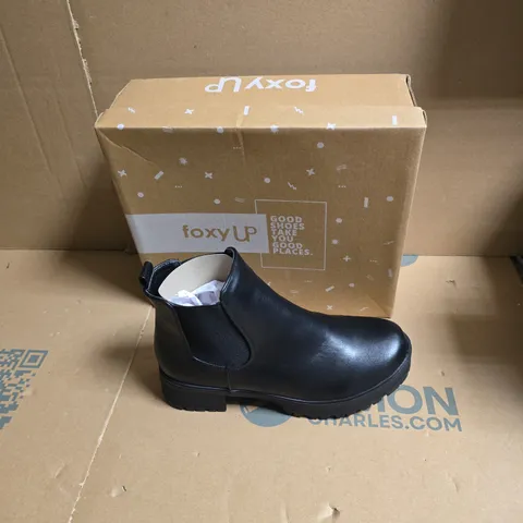 FOXYUP BLACK CHELSEA BOOT – WOMEN'S ANKLE BOOT - EUR SIZE 38 
