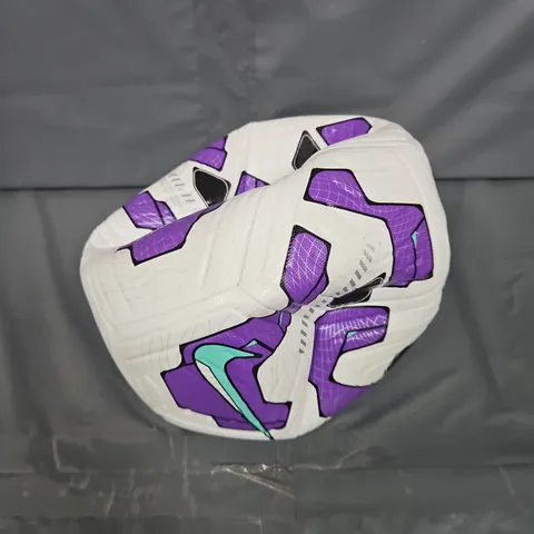 NIKE AEROWSCULPT FOOTBALL - SIZE 5