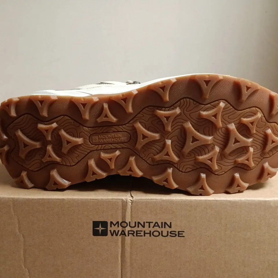 BOXED PAIR OF MOUNTAIN WAREHOUSE TRAIL BLAZER WMS WATERPROOF WALKING BOOT – BEIGE, UK6 (US8, EU39)