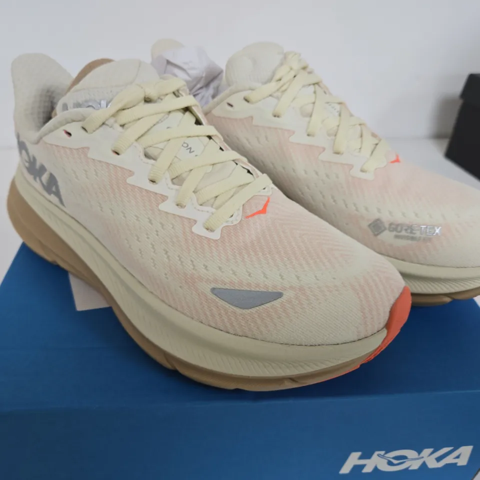 HOKA CLIFTONS 9 GTX SIZE UK 4