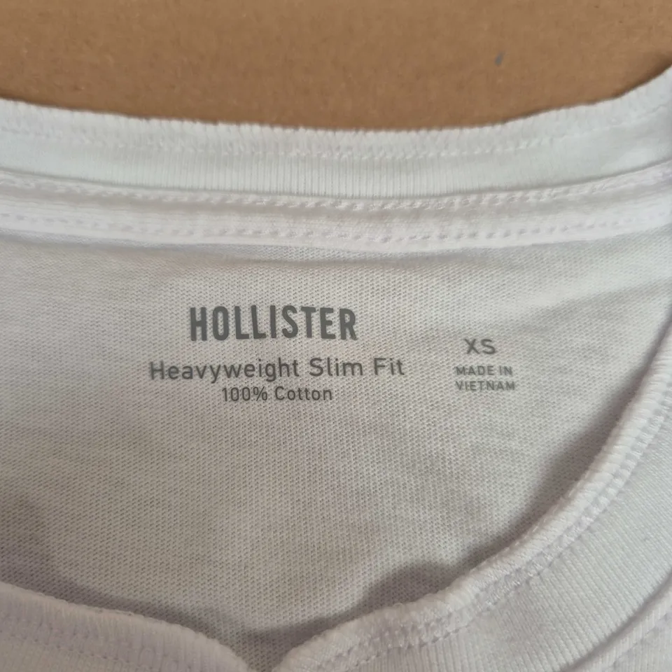 HOLLISTER HEAVYWEIGHT SLIM FIT T-SHIRT – WHITE, UK XS (US XS)