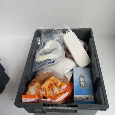 TOTE OF APPROXIMATELY 12 ASSORTED ITEMS TO INCLUDE: ICS IN LINE CAGE FEEDER