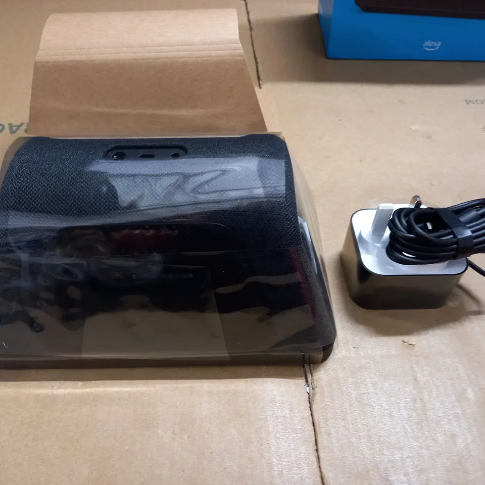 BOXED ECHO SHOW 8 8" HD SMART DISPLAY