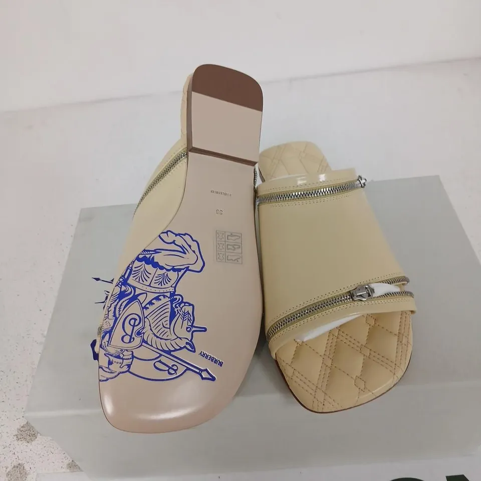 BURBERRY SANDALS WITH KITTEN HEEL – BEIGE, UK 3 (EU 36)