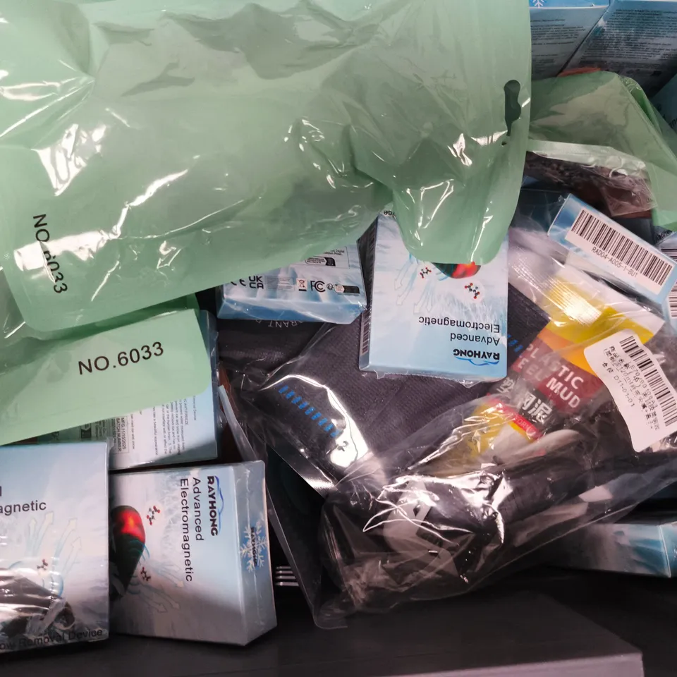 APPROXIMATELY 20 ASSORTED HOUSEHOLD ITEMS TO INCLUDE SNOW REMOVAL DEVICE, FINGERTIP PULSE OXIMETER, FURNITURE SALVE, ETC