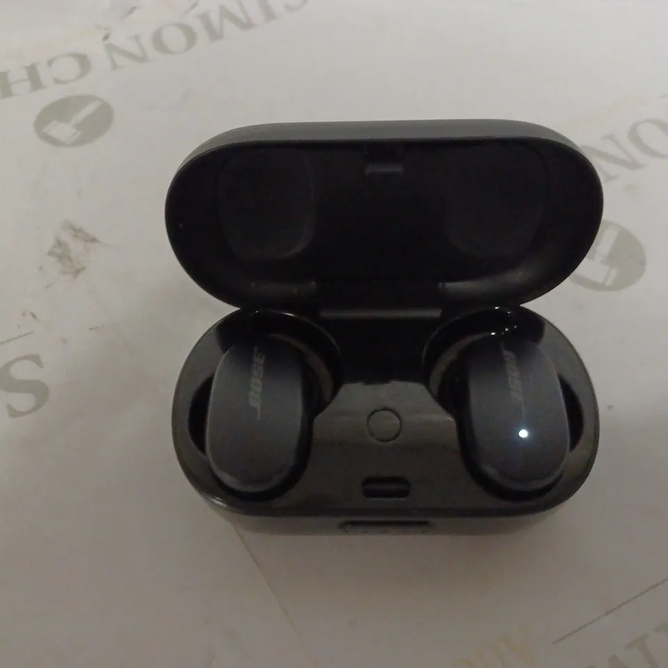 BOSE QUIETCOMFORT IN-EAR HEADPHONES, BLACK